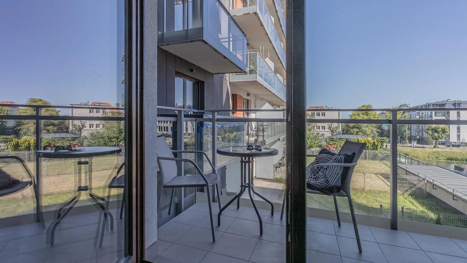 Glow Apartments - Chmielna, Gdansk City & River View
