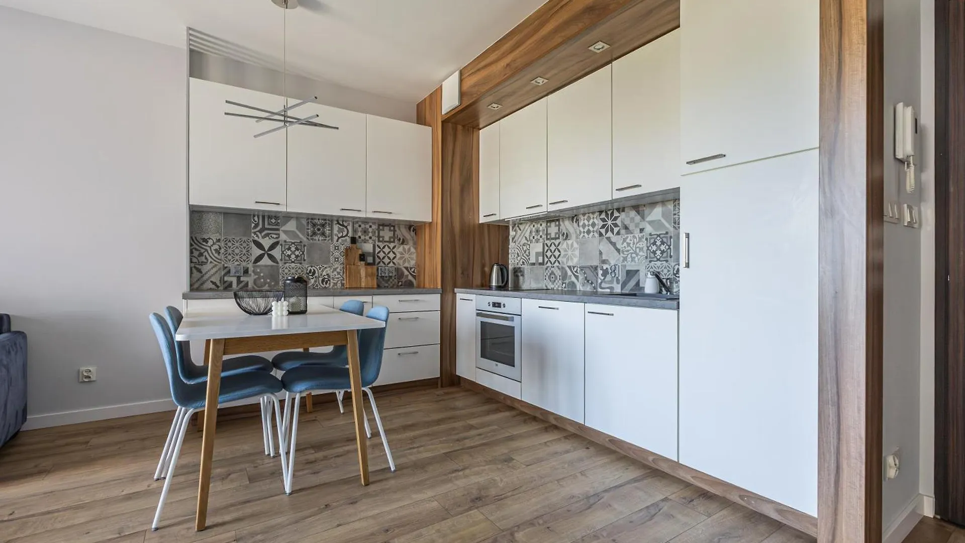 Glow Apartments - Chmielna, Gdansk City & River View