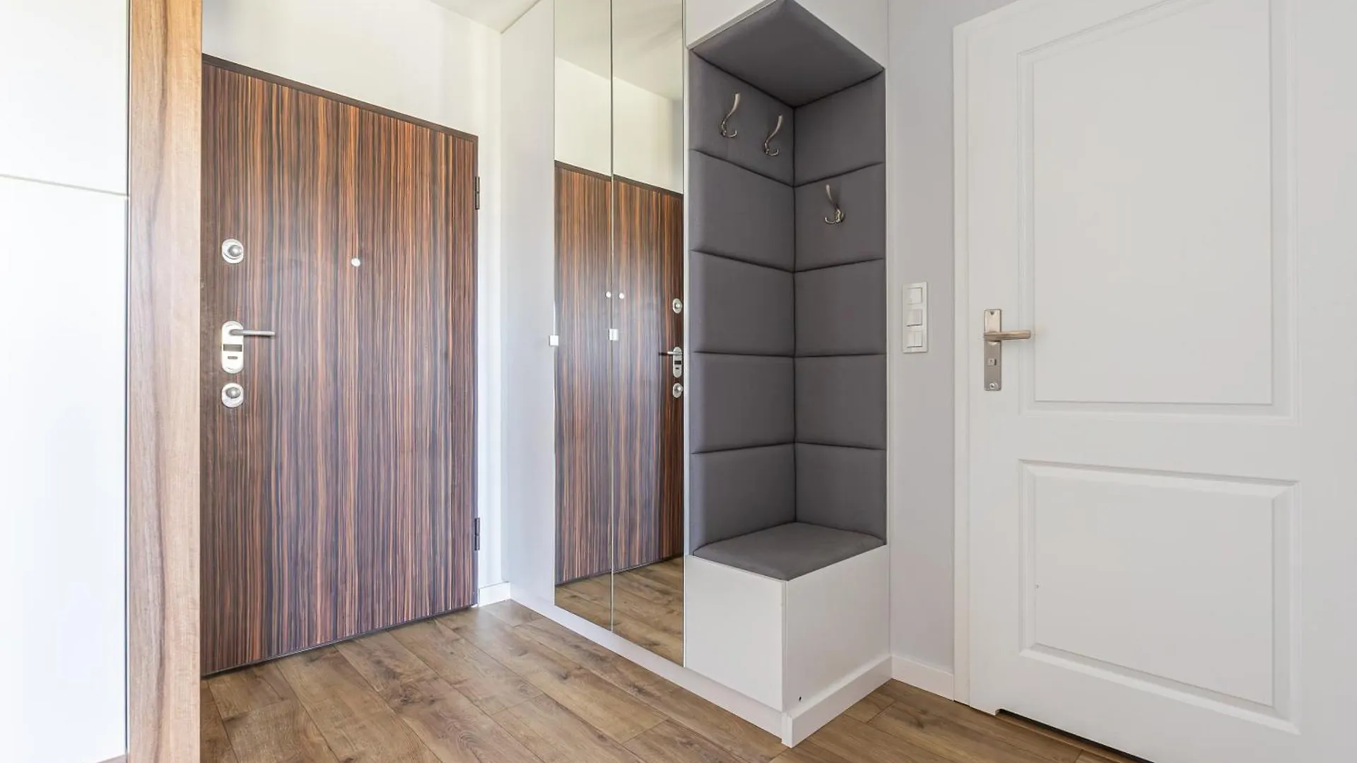 Glow Apartments - Chmielna, Gdansk City & River View